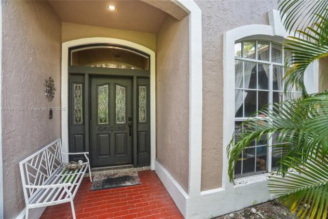 House in Coral Springs, Florida 4 bedrooms, 248.98 sq.m. № 1941304 - photo 4