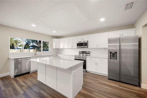 Casa en venta en Fort Meade, Florida, 3 dormitorios, 257.53 m2 № 1516601 - foto 11