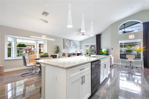House in Haines City, Florida 4 bedrooms, 143.26 sq.m. № 1527930 - photo 6