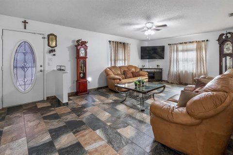 Casa en venta en Eustis, Florida, 4 dormitorios, 156.08 m2 № 1900455 - foto 9