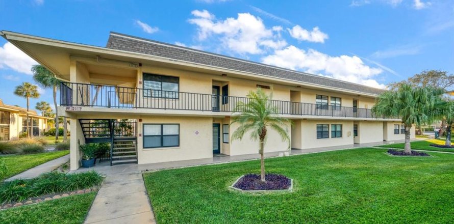 Condominio en Largo, Florida, 2 dormitorios № 1003086