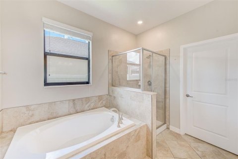 House in CONNERTON

 in Land O' Lakes, Florida 3 bedrooms, 162.95 sq.m. № 2413909 - photo 18