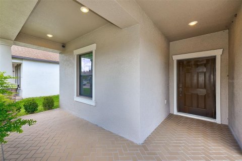 House in CONNERTON

 in Land O' Lakes, Florida 3 bedrooms, 162.95 sq.m. № 2413909 - photo 2