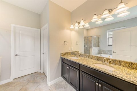 House in CONNERTON

 in Land O' Lakes, Florida 3 bedrooms, 162.95 sq.m. № 2413909 - photo 17