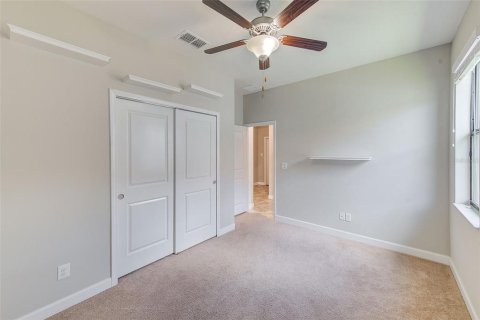 House in CONNERTON

 in Land O' Lakes, Florida 3 bedrooms, 162.95 sq.m. № 2413909 - photo 24