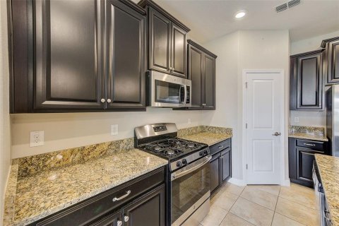 House in CONNERTON

 in Land O' Lakes, Florida 3 bedrooms, 162.95 sq.m. № 2413909 - photo 10