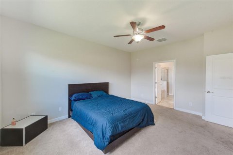 House in CONNERTON

 in Land O' Lakes, Florida 3 bedrooms, 162.95 sq.m. № 2413909 - photo 16