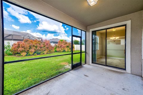 House in CONNERTON

 in Land O' Lakes, Florida 3 bedrooms, 162.95 sq.m. № 2413909 - photo 28