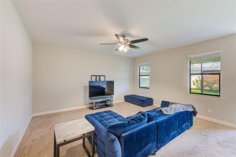 House in CONNERTON

 in Land O' Lakes, Florida 3 bedrooms, 162.95 sq.m. № 2413909 - photo 12