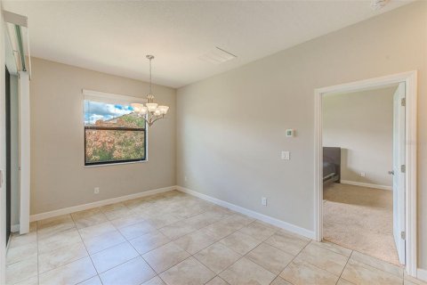 House in CONNERTON

 in Land O' Lakes, Florida 3 bedrooms, 162.95 sq.m. № 2413909 - photo 13
