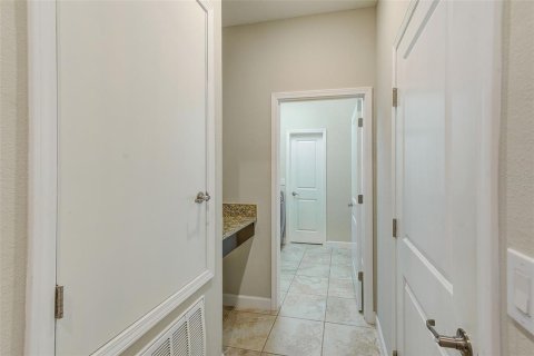 House in CONNERTON

 in Land O' Lakes, Florida 3 bedrooms, 162.95 sq.m. № 2413909 - photo 25