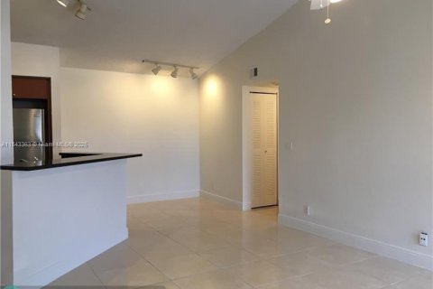 Copropriété à louer à Margate, Floride: 2 chambres, 84.73 m2 № 1958316 - photo 2