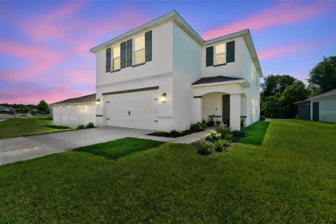 Casa en Dade City, Florida 4 dormitorios, 207.92 m2 № 2150713