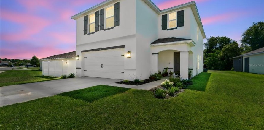Casa en Dade City, Florida 4 dormitorios, 207.92 m2 № 2150713