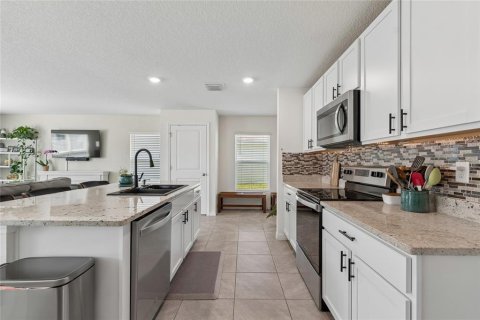 Casa en venta en Dade City, Florida, 4 dormitorios, 207.92 m2 № 2150713 - foto 22