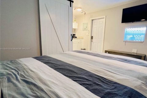 Immobilier commercial à louer à Miami, Floride: 23.41 m2 № 1961811 - photo 7