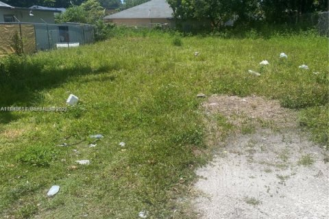 Terreno en venta en Miami, Florida № 2002018 - foto 10