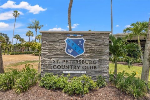 Land in Saint Petersburg, Florida № 1669915 - photo 11