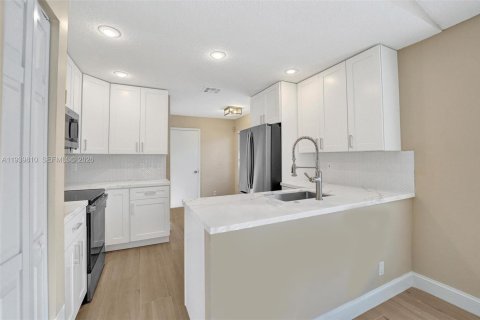 Купить виллу или дом в Дейви, Флорида 2 спальни, 114.83м2, № 1997604 - фото 20