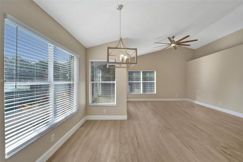 Купить виллу или дом в Дейви, Флорида 2 спальни, 114.83м2, № 1997604 - фото 17