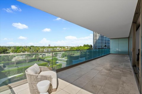 Condo in Bal Harbour, Florida, 2 bedrooms  № 1976224 - photo 5