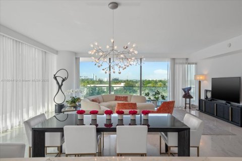 Condo in Bal Harbour, Florida, 2 bedrooms  № 1976224 - photo 8