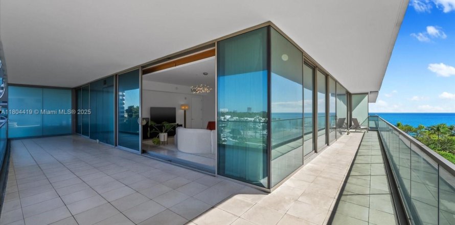 Condo in Bal Harbour, Florida, 2 bedrooms  № 1976224