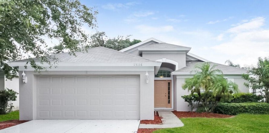 Villa ou maison à Riverview, Floride 4 chambres, 154.68 m2 № 1792338