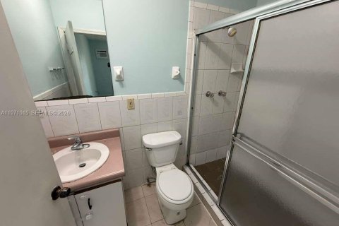 Casa en alquiler en Miami, Florida, 257.53 m2 № 2032633 - foto 6