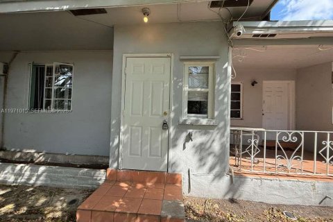 Studio à Miami, Floride № 2032633