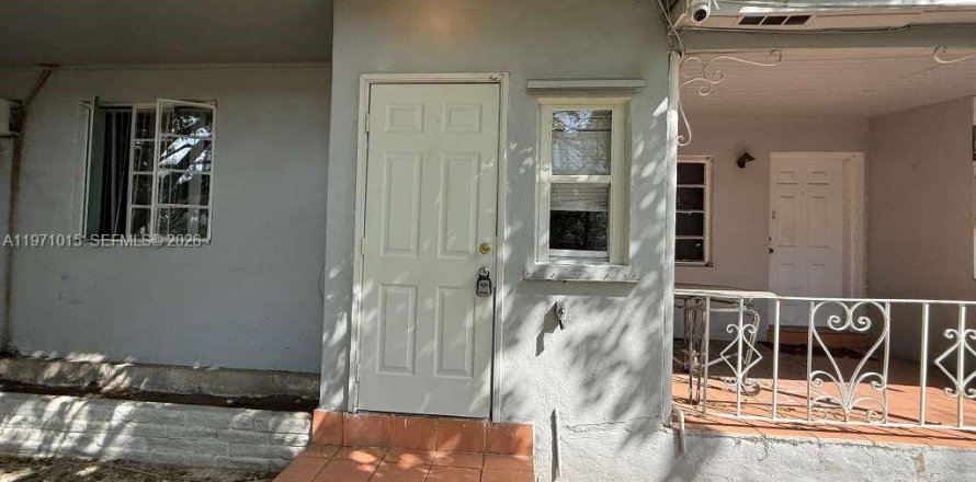 Estudio en Miami, Florida № 2032633