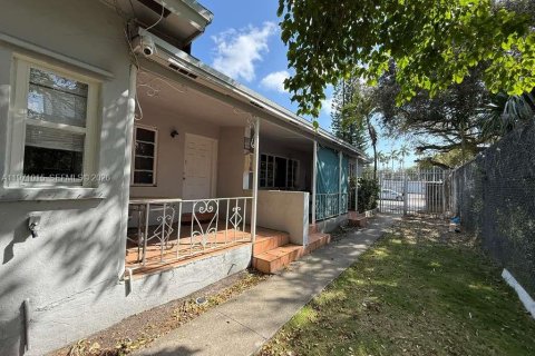 Casa en alquiler en Miami, Florida, 257.53 m2 № 2032633 - foto 7