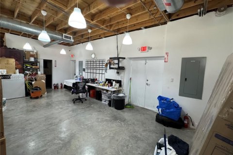 Propiedad comercial en venta en Dania Beach, Florida № 1993596 - foto 8