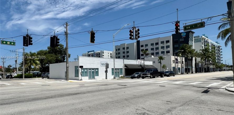 Propiedad comercial en Dania Beach, Florida № 1993596