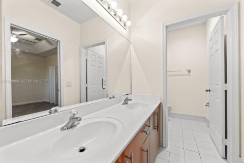 Купить таунхаус в Хомстед, Флорида 3 спальни, 158.31м2, № 2005611 - фото 24