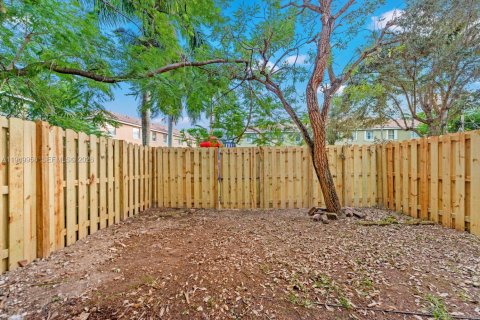 Купить таунхаус в Хомстед, Флорида 3 спальни, 158.31м2, № 2005611 - фото 14