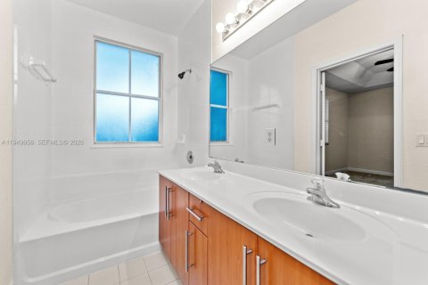 Купить таунхаус в Хомстед, Флорида 3 спальни, 158.31м2, № 2005611 - фото 23