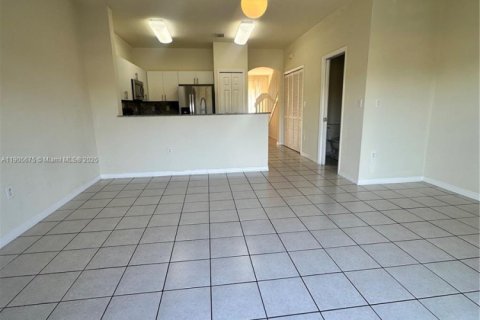 Touwnhouse à louer à Doral, Floride: 3 chambres, 147.62 m2 № 1957158 - photo 8