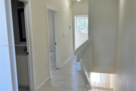 Touwnhouse à louer à Doral, Floride: 3 chambres, 147.62 m2 № 1957158 - photo 9