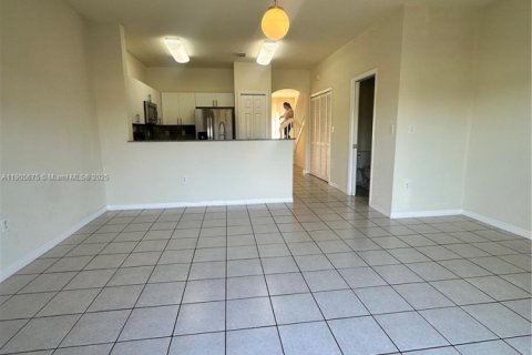 Touwnhouse à louer à Doral, Floride: 3 chambres, 147.62 m2 № 1957158 - photo 5