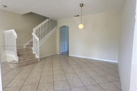 Touwnhouse à louer à Doral, Floride: 3 chambres, 147.62 m2 № 1957158 - photo 3