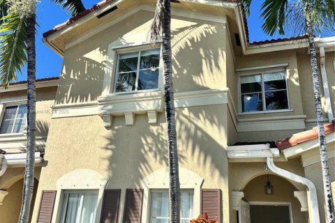 Touwnhouse à louer à Doral, Floride: 3 chambres, 147.62 m2 № 1957158 - photo 1