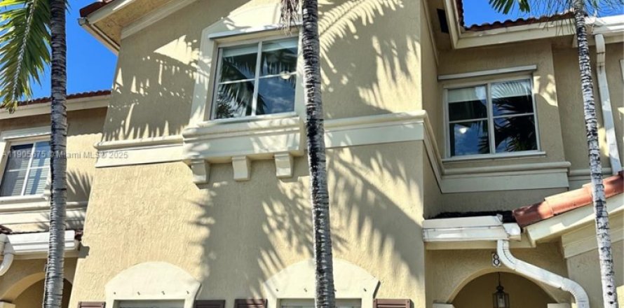 Touwnhouse à Doral, Floride 3 chambres, 147.62 m2 № 1957158