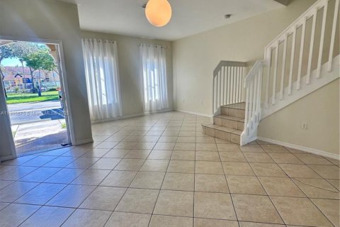 Touwnhouse à louer à Doral, Floride: 3 chambres, 147.62 m2 № 1957158 - photo 4