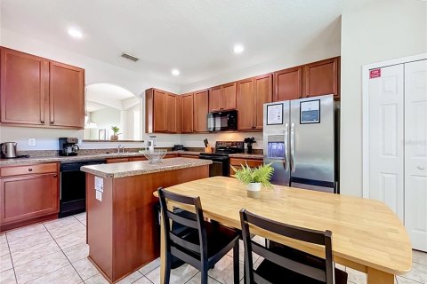 House in Kissimmee, Florida 6 bedrooms, 267 sq.m. № 2403564 - photo 10