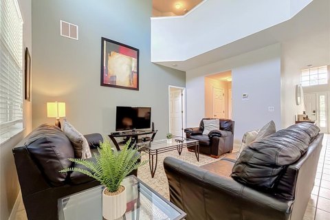 House in Kissimmee, Florida 6 bedrooms, 267 sq.m. № 2403564 - photo 9