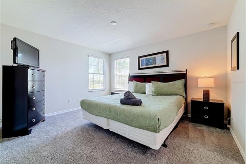 House in Kissimmee, Florida 6 bedrooms, 267 sq.m. № 2403564 - photo 21