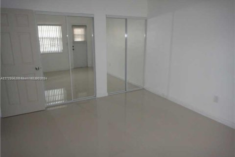 Купить кондоминиум в Майами-Бич, Флорида 1 спальня, 54.81м2, № 1955377 - фото 12