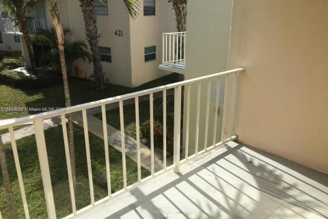 Condo in West Palm Beach, Florida, 1 bedroom № 1976301 - photo 10