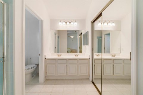 House in Lady Lake, Florida 2 bedrooms, 124.3 sq.m. № 1746379 - photo 10